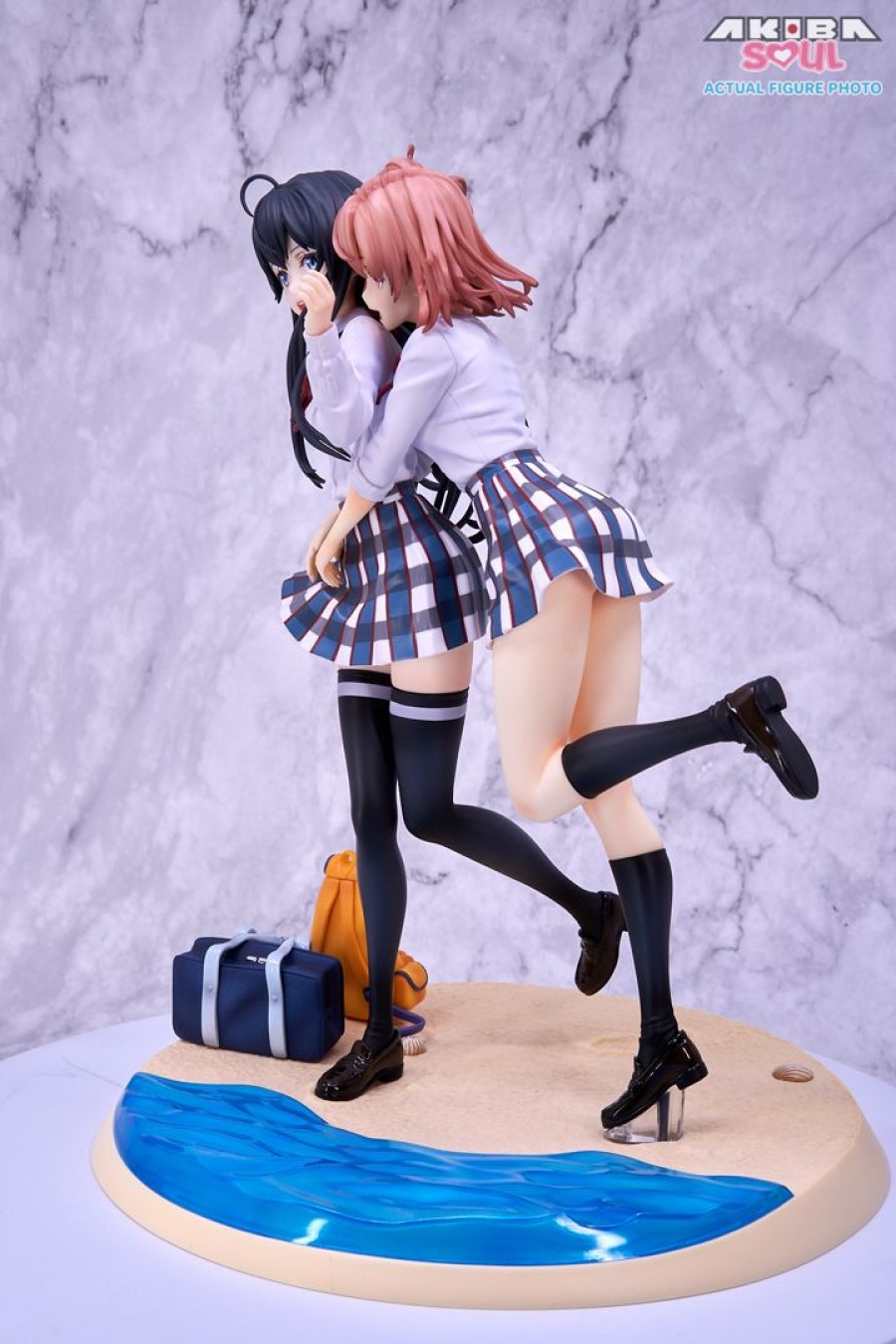 Pre-Owned Akiba Soul The Waifus | Yahari Ore No Seishun Love Comedy Wa Machigatteiru. Kan - Yuigahama Yui - Yukinoshita Yukino - Shibuya Scramble Figure - 1/7 - Ending Ver. (Alpha Satellite| Estream)